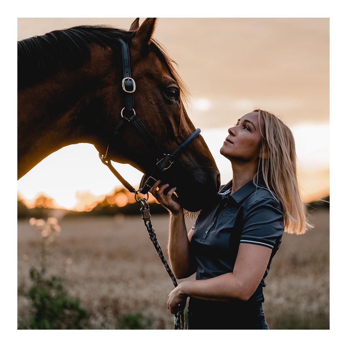 Soulhorse Monogramm Poloshirt “stone” Damen
