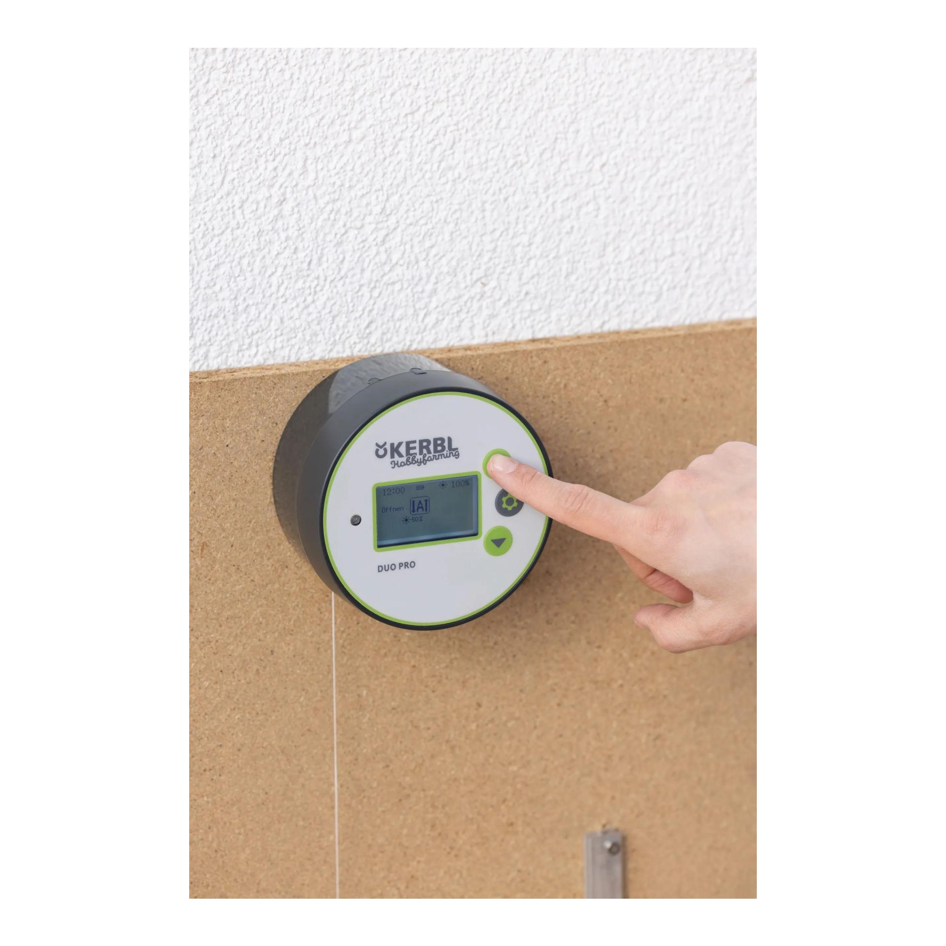 Kerbl Hobbyfarming Porte automatique pour poules Duo Pro - Commande