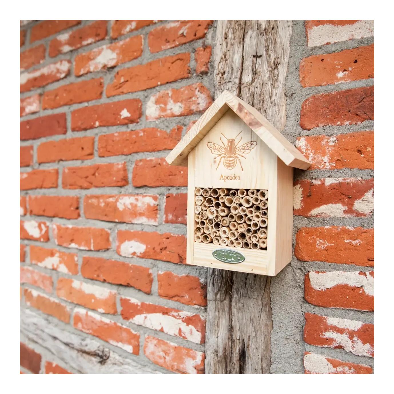 Esschert Bienenhaus mit Silhouette
