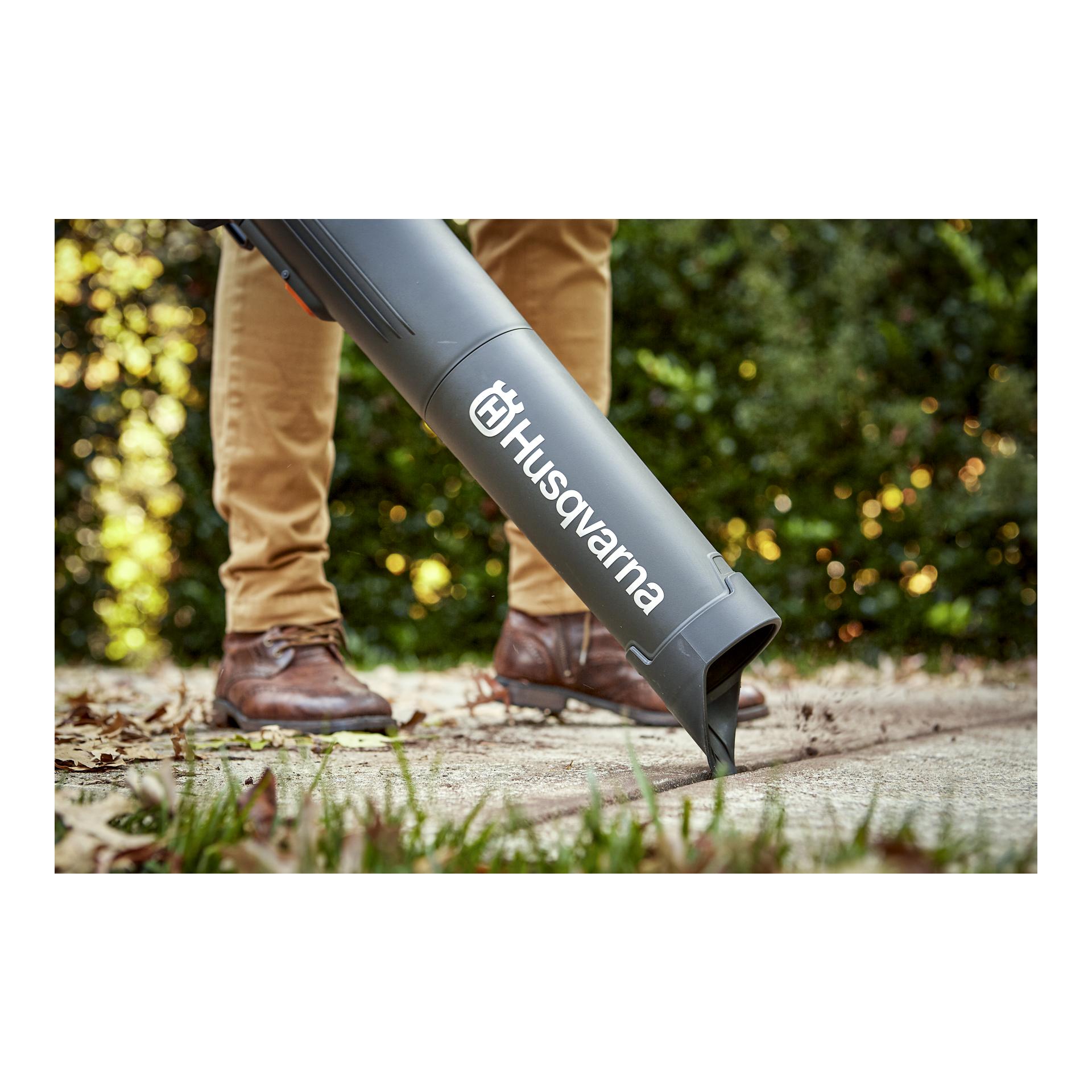 Husqvarna Akku - Laubbläser 230iB - mit Akku & Ladegerät