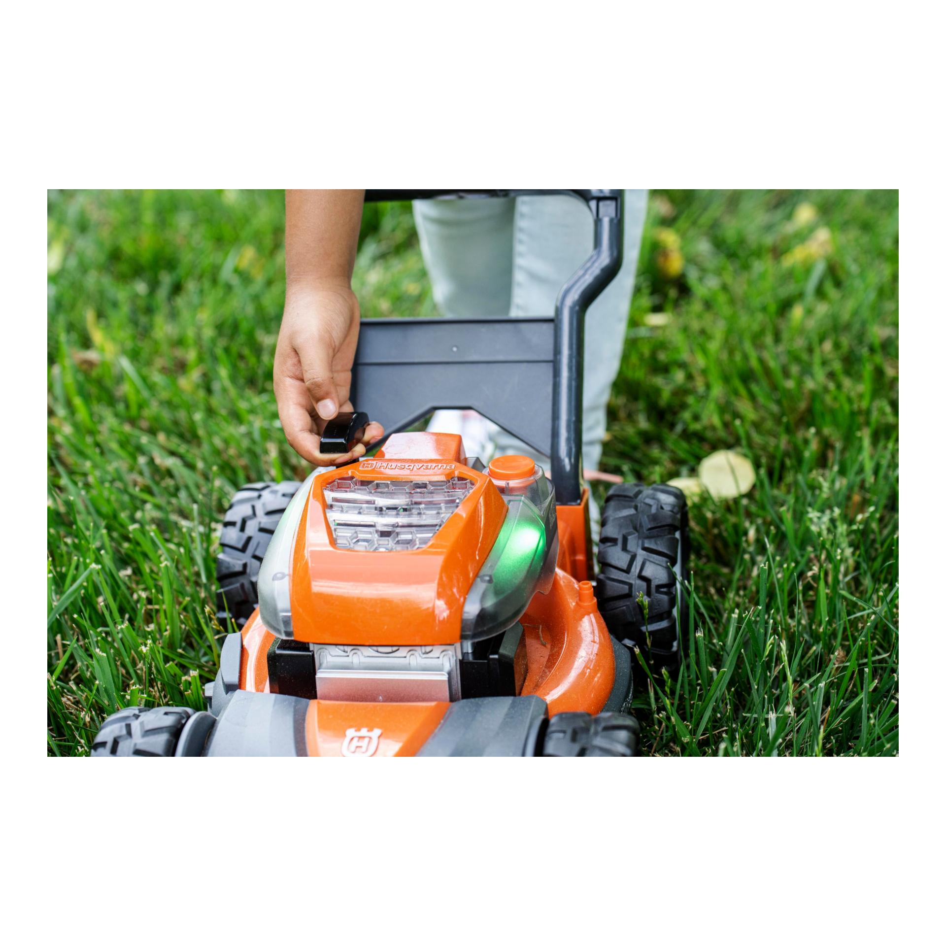 Husqvarna Tondeuse en plastique - orange