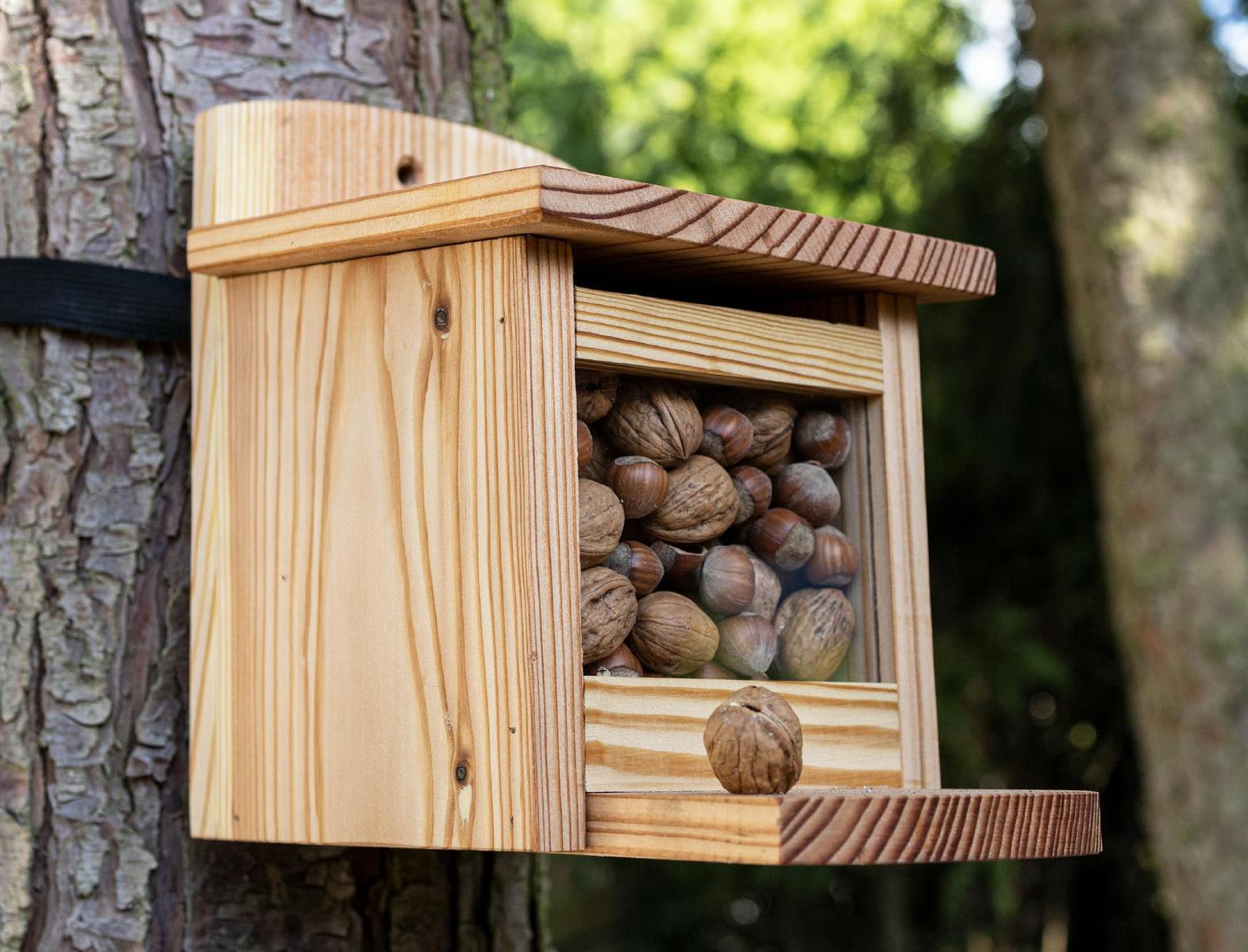 Hauptner Eichhörnchen Futterhaus komplett aus EU Lärche - Nussspender / Futterbox
