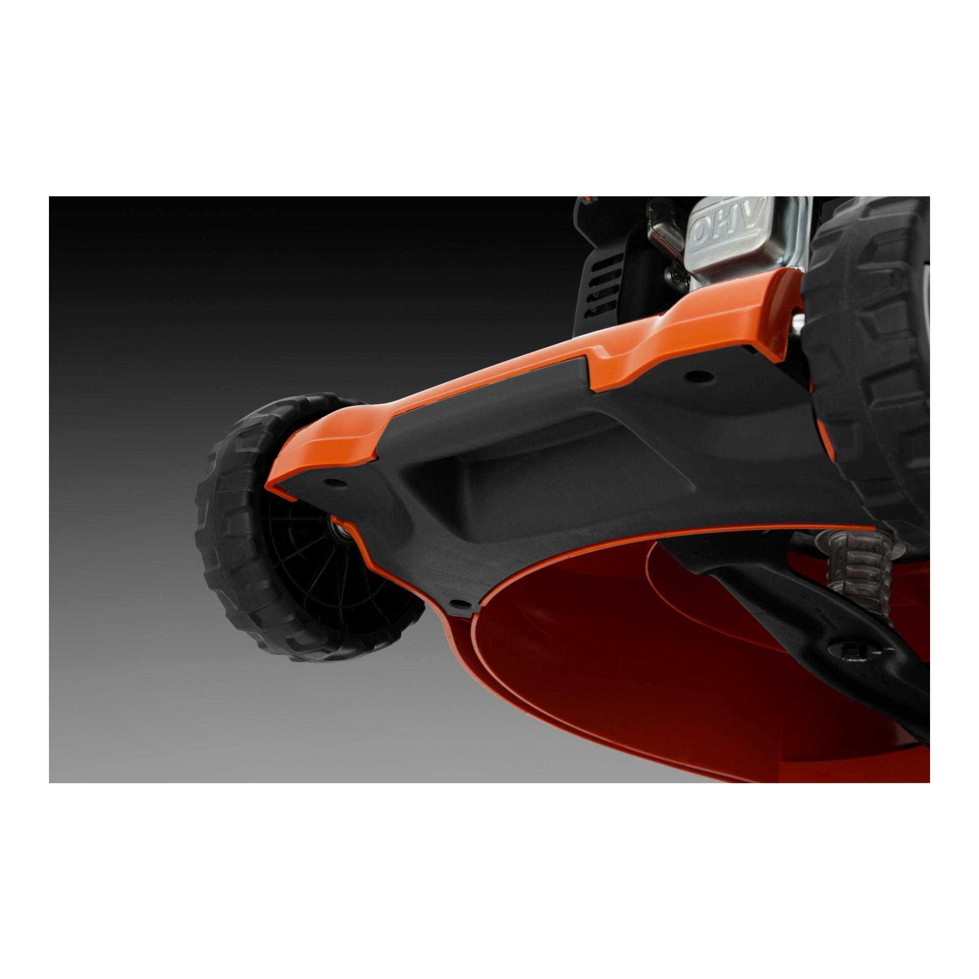 Husqvarna Akku - Rasenmäher LC 142iS - mit 2 Akku & 1x Ladegerät