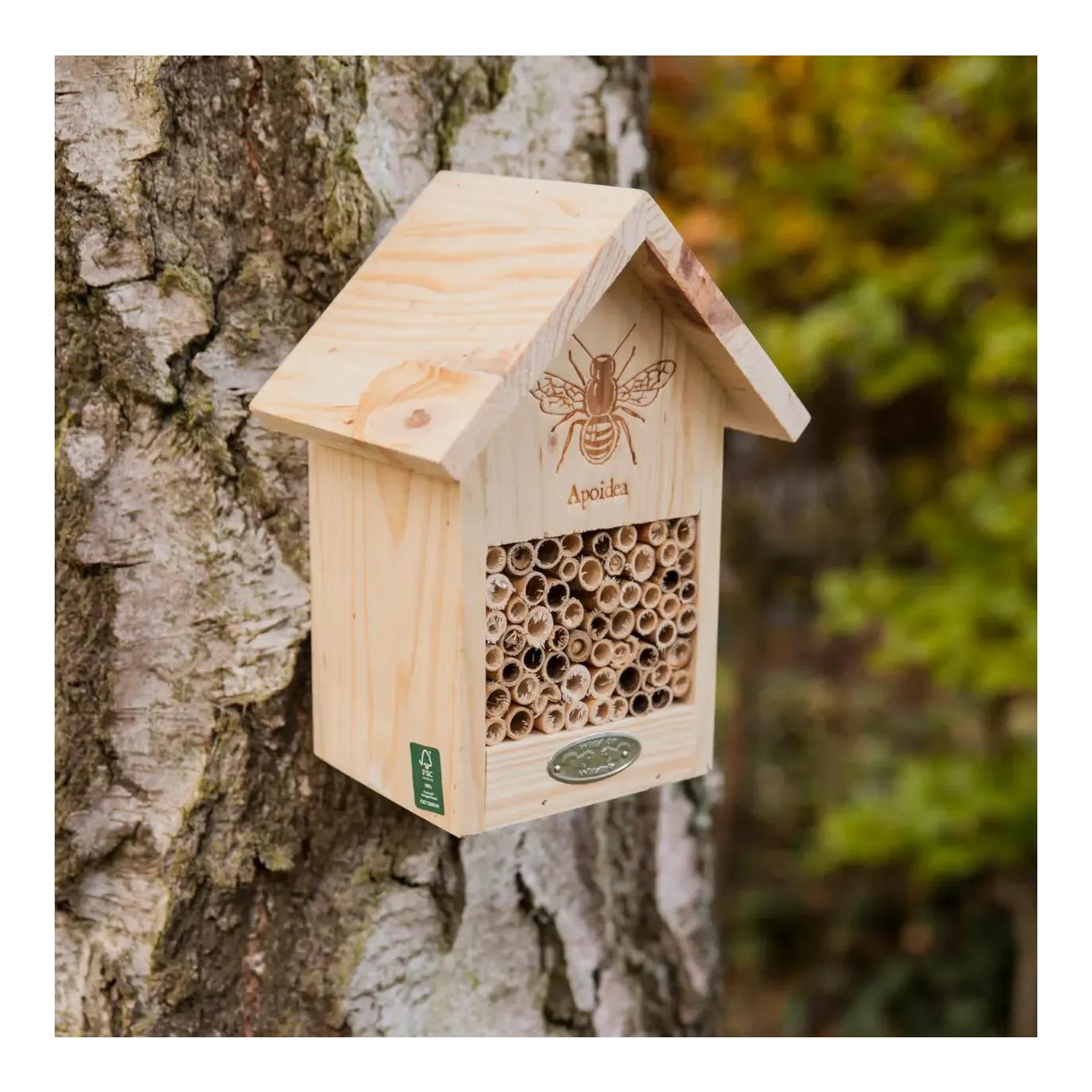 Esschert Bienenhaus mit Silhouette